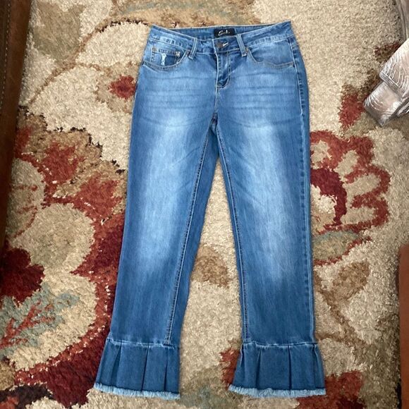 ❤️ Earl Designer Ruffle Ankle Jeans ❤️ - Picture 1 of 12